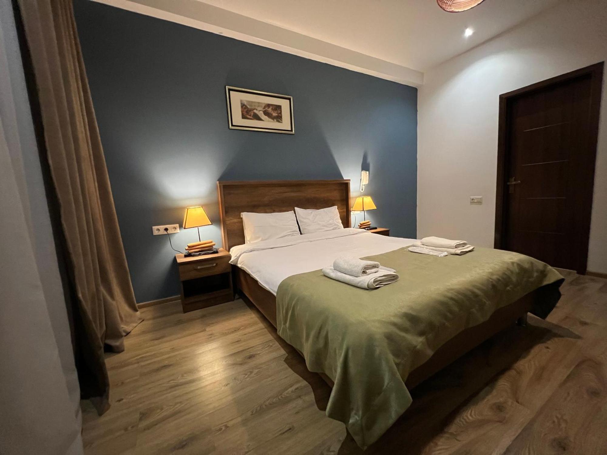 Hotel King Tom Tbilisi Exterior foto